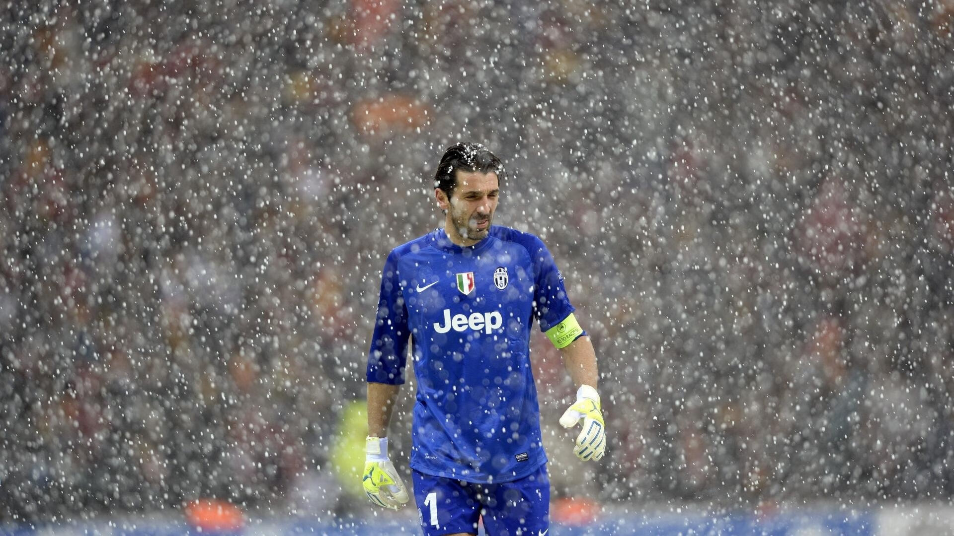 英超联赛直播评论多语言化对国际覆盖效果观察，英超官方解说